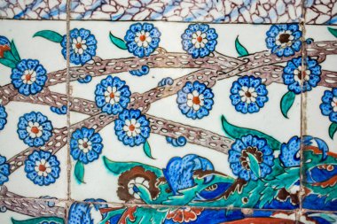 Osmanlı el yapımı çiçek desenli Türk fayansları