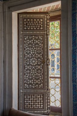 Osmanlı sanatı İnci kaküllerin Anası örneğidir