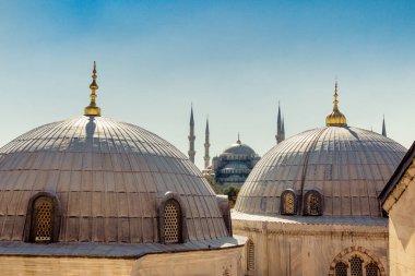 İstanbul 'daki Osmanlı tarzı caminin dış görünüşü