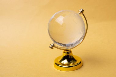 Dünya Kristal Cam Küresel İş ve Ekoloji Konsepti.