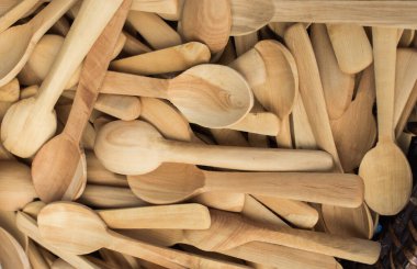 Tahtadan yapılmış çay kaşıkları.