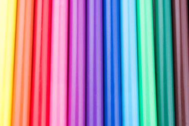 Keçeli kalemler doğrultusunda çeşitli renk