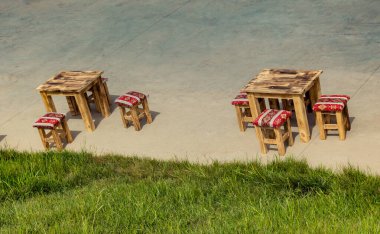 Mobilya görünümünde dekoratif dışkı nesnesi