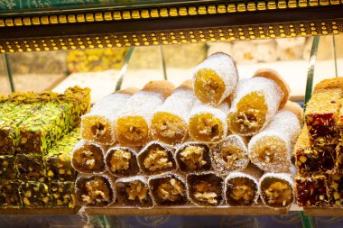 Geleneksel Türk Lokum şekeri ile kaplanmış yumuşak şekerler