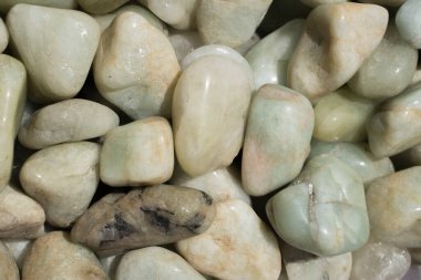 Doğal mineral kaya numunesi olarak aquamarine (mavi beril) değerli taş