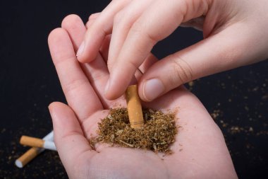 Dünya Tütüne Hayır Günü posteri sigara içilmez diyor.