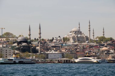 İstanbul 'daki Osmanlı tarzı caminin dış görünüşü