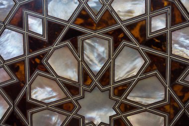 Osmanlı sanatı İnci kaküllerin Anası örneğidir