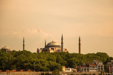 Ayasofya, Bizans mimarisinin dünyaca ünlü anıtı.