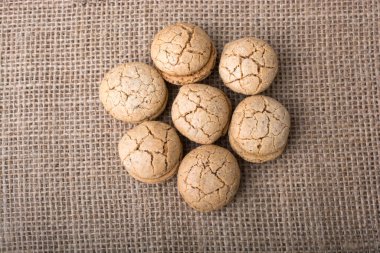 Keten bir tuval üzerine Türk Badem Çerezler