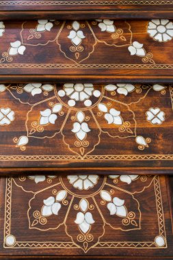 Osmanlı sanatı İnci kaküllerin Anası örneğidir