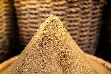 Geleneksel Türk Baharat Pazarı 'nda doğulu renkli baharatlar