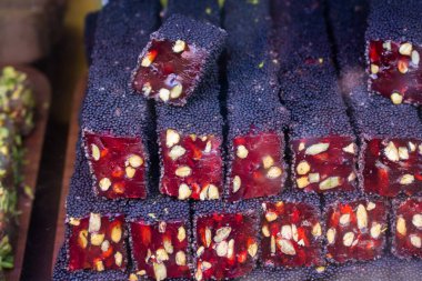 Geleneksel Türk Lokum şekeri ile kaplanmış yumuşak şekerler