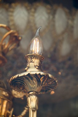 Dekoratif stil filament ampulleri görünürde