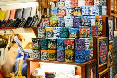 Çarşı içinde Türk Seramik