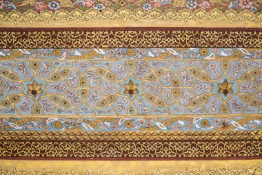 Osmanlı zamanının çiçek desenli örneği