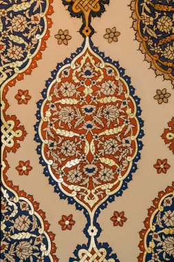 Osmanlı zamanının çiçek desenli örneği