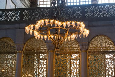 İstanbul, Türkiye 'de güzel bir cami avizesi