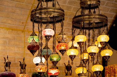 Mozaik renkli Osmanlı lambaları