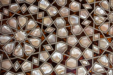 Osmanlı sanatı İnci kaküllerin Anası örneğidir