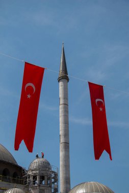 Bir caminin Minaresi 'nin dış görünüşü. Türkiye 'ye Seyahat kavramı