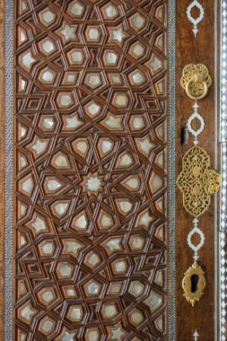 Osmanlı sanatı İnci kaküllerin Anası örneğidir