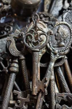 Metalden yapılmış Retro biçimli renk dekoratif anahtarı