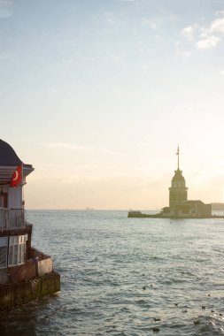 Uzak mesafedeki Ayasofya ve Mavi Cami 'nin olduğu Bakire Kulesi' nden akşam görüntüsü.