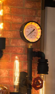 Dekoratif stil filament ampulleri görünürde