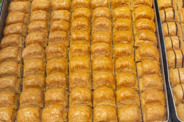 Geleneksel Türk tatlıları İstanbul Türkiye 'den tepside