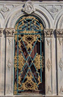 İstanbul 'da Osmanlı döneminden kalma eski pencere mimarisi