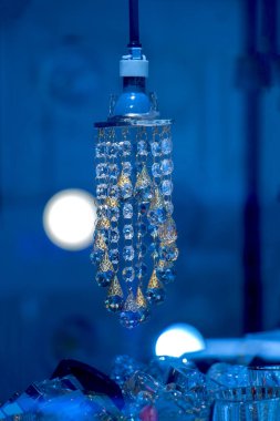 Dekoratif stil filament ampulleri görünürde