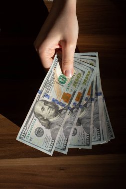 Dolar banknotları. Amerikan parası. 100 dolarlık banknotlar. Mali ve ekonomik kriz