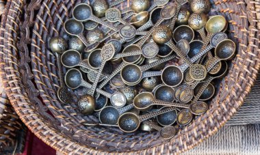 Eski Çarşı 'da antika bir çay kaşığı