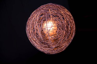 Dekoratif stil filament ampulleri görünürde