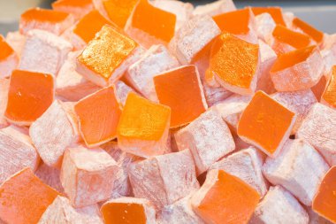 Türk tatlıları geleneksel tarzda yapılıyor