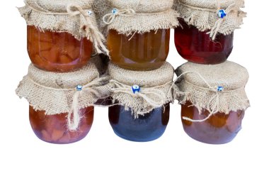 Ev yapımı çilek reçeli ya da kavanozda reçel.