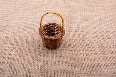 Sepet arka planında boş hasır sepet