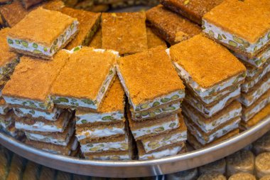 Küçük boy mutfaklı fındık dolması.