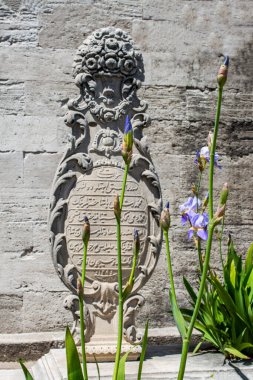 İstanbul 'da Osmanlı zamanından kalma eski bir mezar taşı