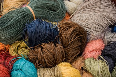 Renkli dizgiyi ayarla veya rulo yap