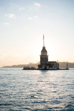 Uzak mesafedeki Ayasofya ve Mavi Cami 'nin olduğu Bakire Kulesi' nden akşam görüntüsü.
