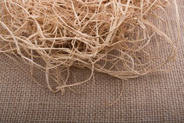 Saman tuval üzerinde arka plan olarak yerleştirilir.