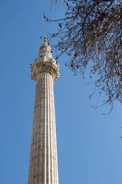 Osmanlı tarzı camilerin minaresi