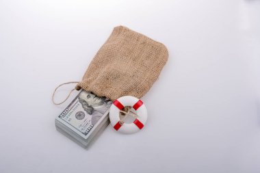 Can simidi bize banknot paket doları yerleştirilir.