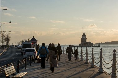 Uzak mesafedeki Ayasofya ve Mavi Cami 'nin olduğu Bakire Kulesi' nden akşam görüntüsü.