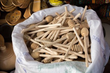 Tahtadan yapılmış ballı şeker seti.