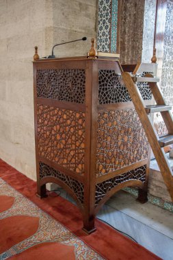Ahşap minbar, camide Osmanlı döneminin vaaz kürsüsü