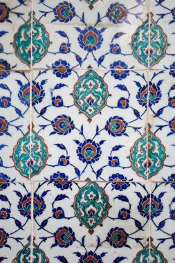 Osmanlı zaman Türk çini desenleri ile
