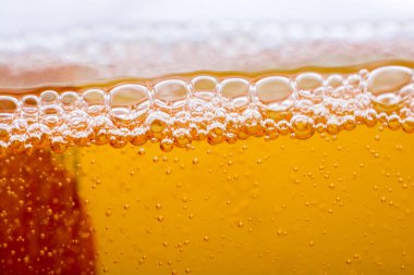 Sıvı haldeki oksijen kabarcıkları makro doğal arkaplan olarak su altında